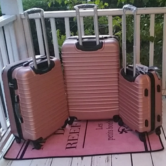 3 Piece Luggage Hardside, Spinner W/ code Lock. - Picture 3 of 7
